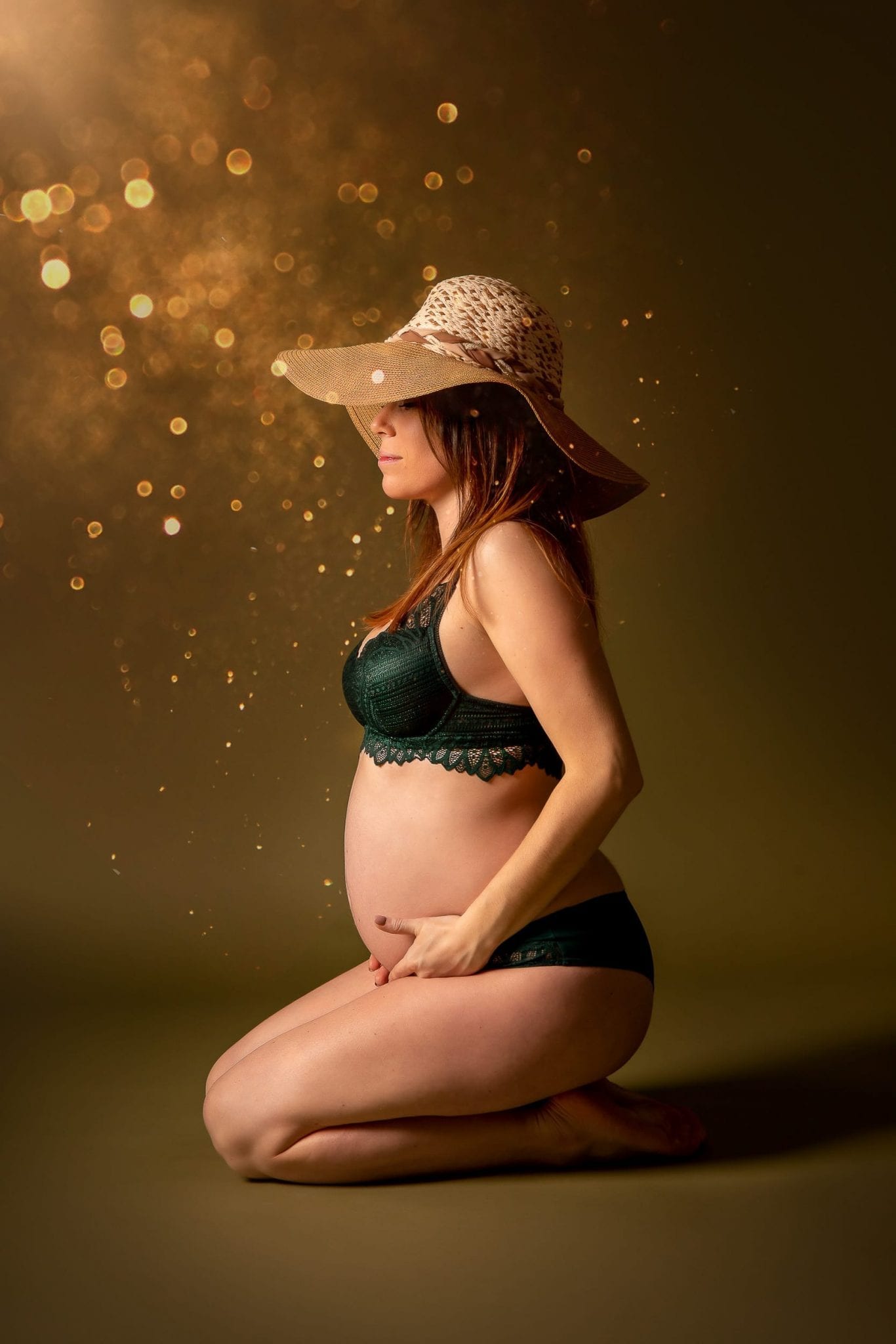 Femme enceinte assise portrait grossesse Toulouse