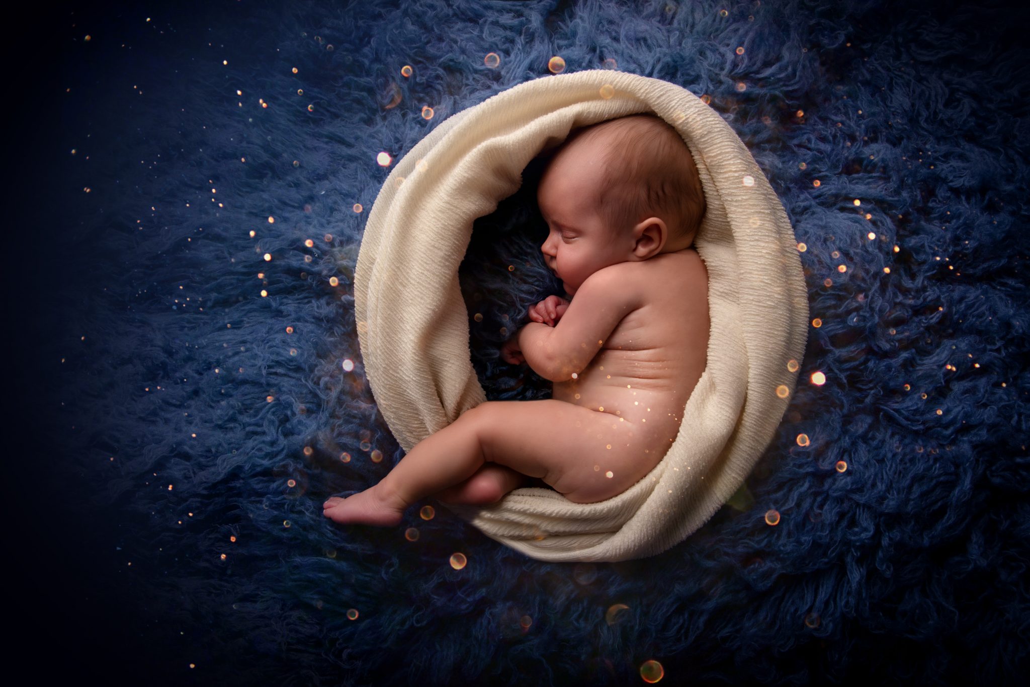 Photographe de bébé, artistique de nouveau né Emeline Photo