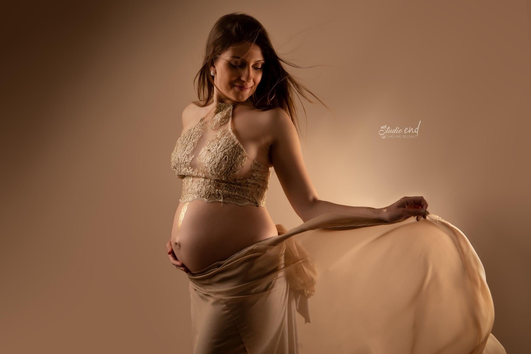 Photographe femme enceinte, photographe de grossesse à RODEZ au STUDIO END®